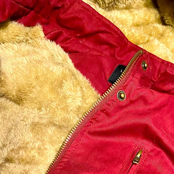 Love Free Vest - Picture 5 of 9